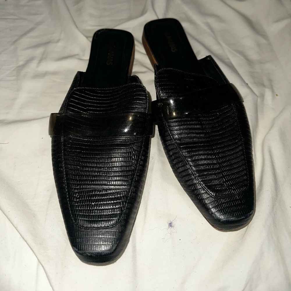 Kaanas Black Textured Loafers